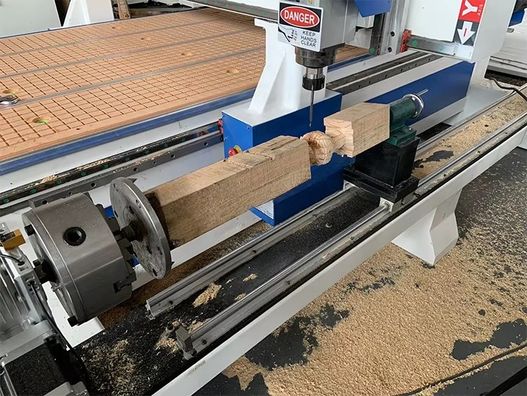 工場供給高精度木工彫刻機木材4軸CNCルーター - Woodworking Factory のレビューと価格